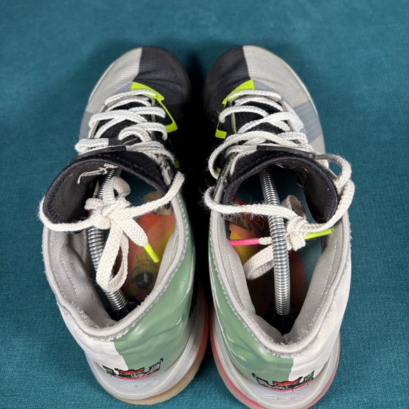 Nike LeBron 18 Low Bugs Vs Marvin Space Jam  Men’s Size 10.5 - Picture 6 of 9